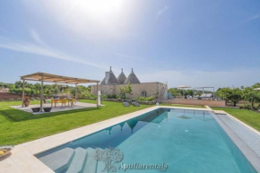 Trulli Almaviva con Piscina a Sfioro